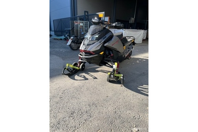 Ski-Doo Renegade  2023