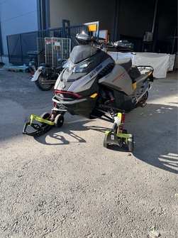 Ski-Doo Renegade  2023