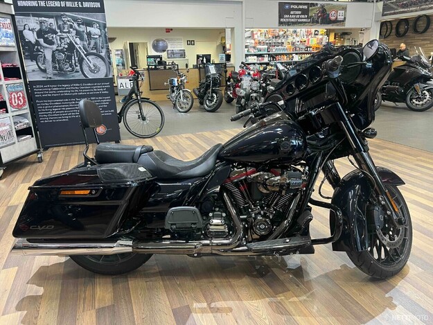 Harley-Davidson CVO  2023