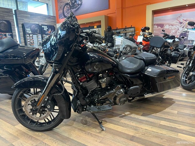 Harley-Davidson CVO  2023