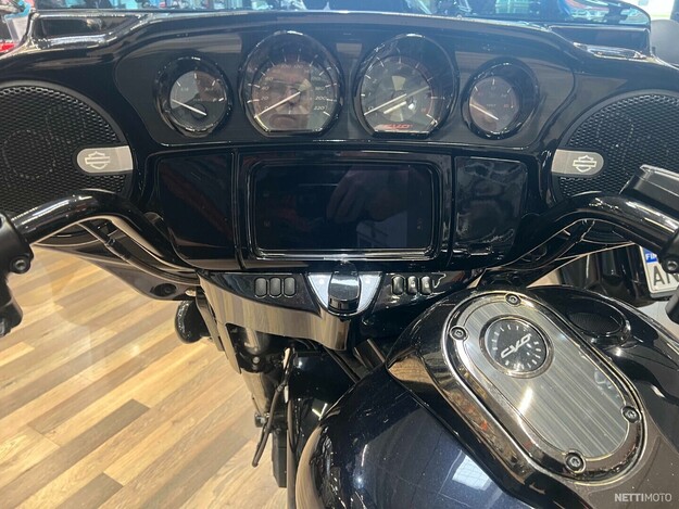 Harley-Davidson CVO  2023